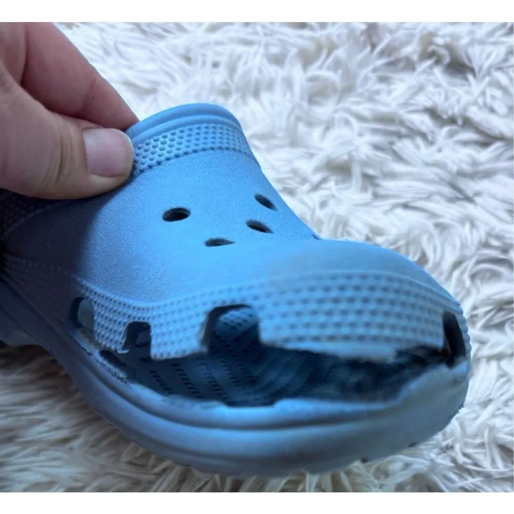 Unisex Light Blue Crocs Size M 5 W 7